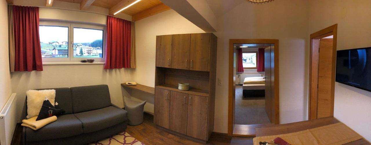 Nonas B&B Galtür エクステリア 写真